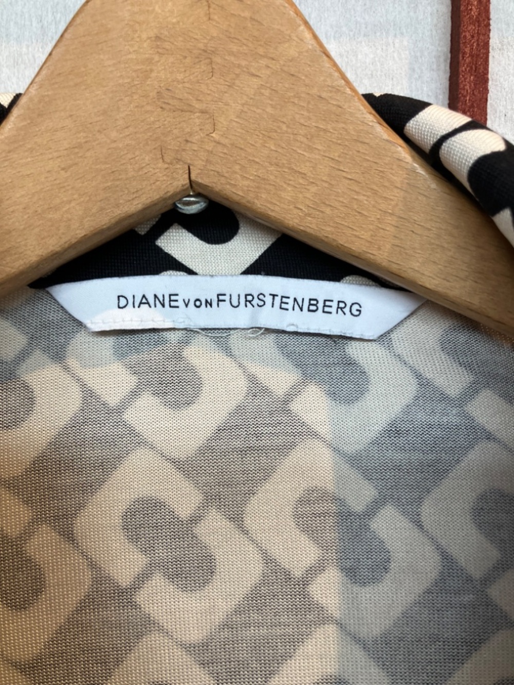 DVF Diane von Furstenberg Julian 100% Silk Jersey Wrap Dress - Picture 6 of 9